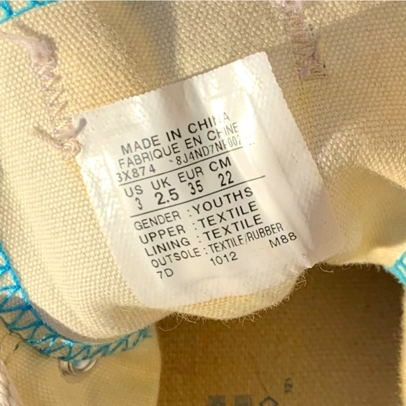 CONVERSE ALL STAR CHUCK TAYLOR UNISEX LO TOP LACE UP SNEAKERS YOUTH SIZE 3 - Picture 8 of 8